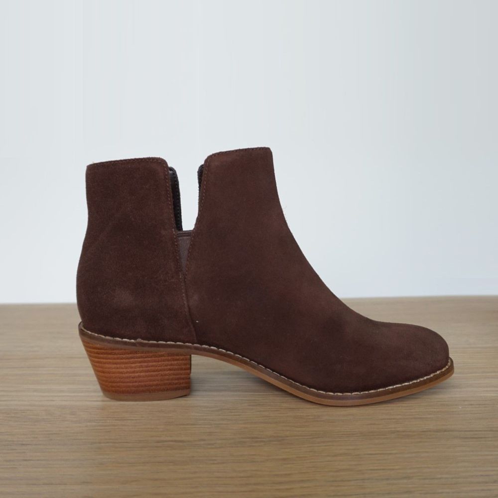 [New] Cole Haan Women's Abbot Ankle Booties Chestnut Suede Size 5